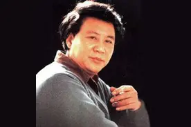 古月：一婚丧偶，二婚离异，三婚妻子扮演宋庆龄，两人相差十几岁图片