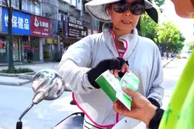 荆州丨下岗女工再就业，变身“辛德瑞拉”图片