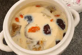 鱼胶不要只会煲汤喝，吃鱼胶八年的宝妈告诉你，这样做更滋润图片