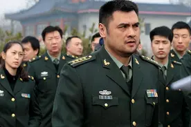 在CBA只征战了12个赛季，战神刘玉栋一共赚到了多少薪水？图片
