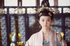 步非烟：只因在墙缝里多看了一眼，结果却被丈夫活活打死图片