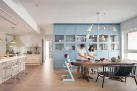 台湾夫妻把书房与客厅打通，做个儿童“滑滑梯”，满屏都是幸福感图片