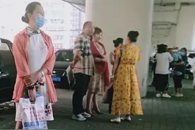 7日，吉林省15万余名高考考生步入考场！二三里现场直击图片