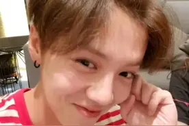 鹿晗被疑与关晓彤分手！独自庆生配图诡异，女友破例未卡点送祝福图片