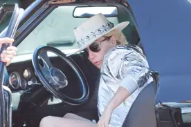 Lady-Gaga出街照 把美腿大胆的秀出来！图片