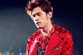 周杰伦：歌曲均以自身为原型，巅峰时有多厉害，童年就多悲惨？图片