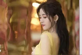 鞠婧祎太美了，身穿"淡黄的长裙"好优雅，这身材让人羡慕图片
