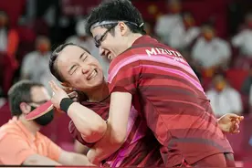 水谷隼吹球+伊藤摸球台！日本组合赢得不光彩，中国球迷疯狂质疑图片