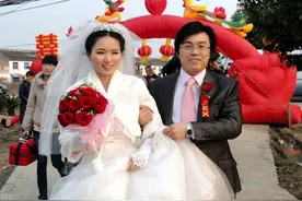 花了20万娶回来的老婆，不肯跟他洞房，他才开始清醒起来图片