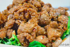 做孜然羊肉，要不要先滑油，厨师长分享地道做法，鲜嫩滑口又不膻图片