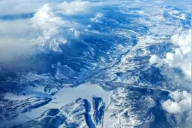 NASA送我地球仪模型，但我就觉得地球是平的图片