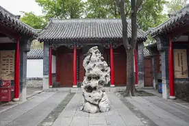 一山还比一山高 强中自有强中手图片