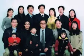 6个子女5博1硕：他的教子理念被誉为家庭教育的“孙子兵法”图片