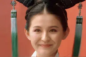 叶澜依：弱质女子扬鞭驯兽，美艳率性一身傲骨，更是痴情女一枚图片