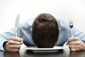 饿时为何容易生气？来自科学家的忠告：不要招惹一个饥饿的人……图片