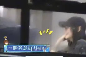 37岁张靓颖和男友罕秀恩爱！深夜当街搂抱似连体婴，两人同回酒店图片