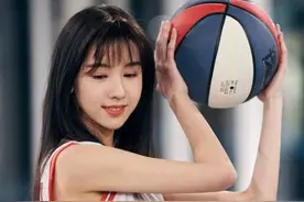 从“校花”进阶成“毯星”，她的气质，网红做梦也整不出来图片