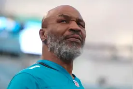 54岁拳王泰森复出首战在即，曾出价7万要求与动物园大猩猩搏斗图片