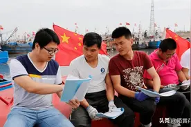 公务员中副科好还是事业单位中级职称好？图片