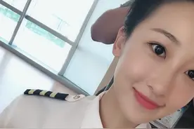 许潇晗工作自拍照图片