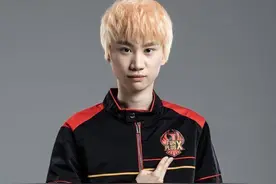 Uzi退役实属无奈？Doinb直播道出原因：打AD的人没法混图片