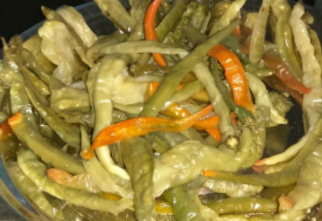 这菜当下要多吃，一次买5斤，晒上一天保存起来，用来炖肉特别香