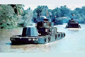 越战美军浅水炮舰，号称内河“战列舰”，编制11人图片