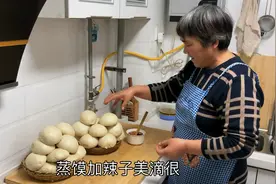 大馒头这样做，蓬松暄软，像面包，夹辣子吃美滴很