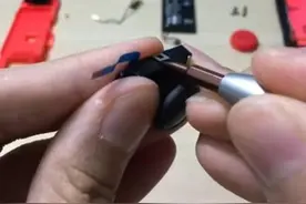 国外玩家声称发现了简单地修复任天堂Switch手柄摇杆漂移问题的方法图片