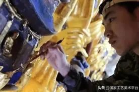 工人修复观音像，无意之中触动机关，发现意外惊喜图片