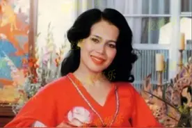 诗丽吉不知珍惜，普密蓬将她捧成女王，她却在保镖面前甘做小女人图片