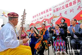 手鼓打起来舞蹈跳起来 社区“睦邻节”居民乐开怀图片
