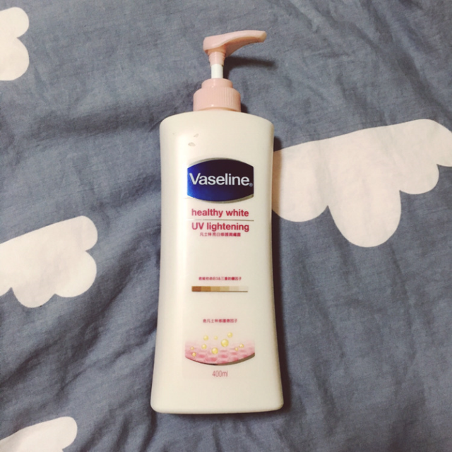 身体乳用凡士林好吗