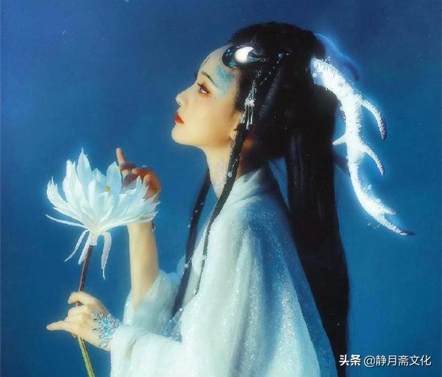 民间故事：农夫山中避雨，天上掉下个美女子，背回家得到神奇金铃