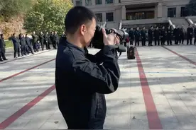 捕风捉影的摄影师图片