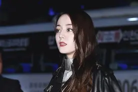 迪丽热巴韩国走秀惊艳全场，韩媒评价：人偶都没有的另类美貌图片