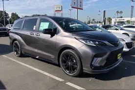 新款丰田塞纳到店，犀利外观+2.5混动，空间不输埃尔法真帅气图片