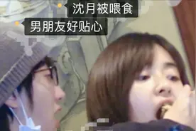 沈月孙宁又被拍到甜蜜约会，相互喂食上演偶像剧，男生很会宠女生图片