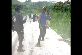 非洲热带雨林突然“下雪”，是否意味着全球变暖已转为全球变冷图片