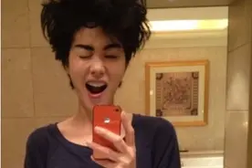 王菲：谢霆锋为何这么爱她，原因竟然在她的微博里图片
