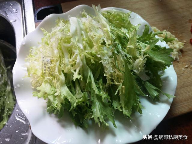 它是“氨基酸”含量最高的蔬菜，平时不多见遇到别错过，营养极高