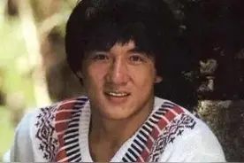 成龙当初为什么解散成家班？一个整体，往往都是从内部分裂的！图片
