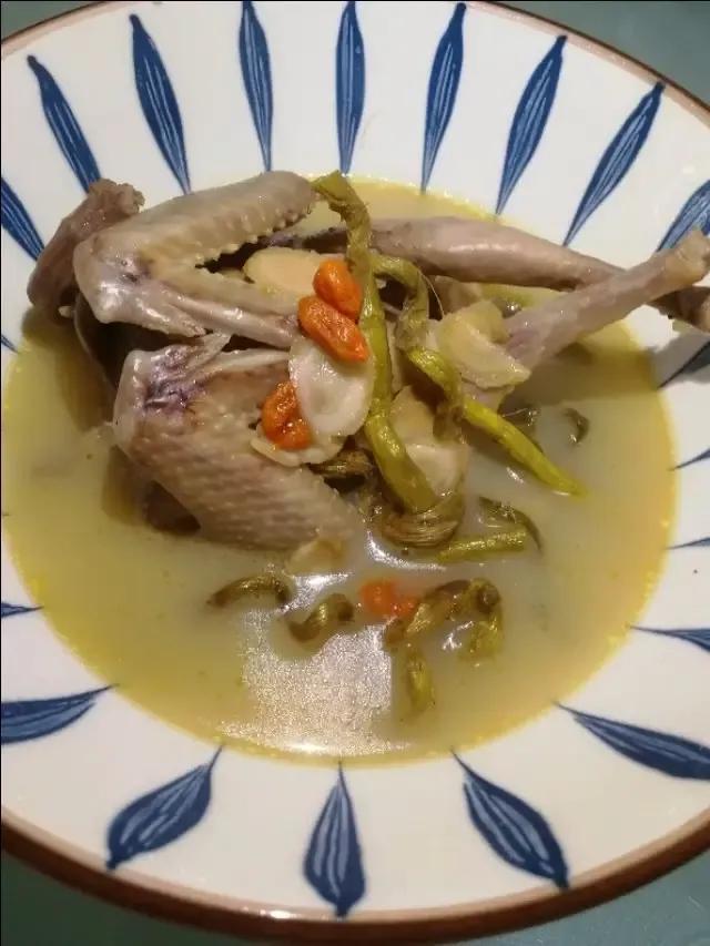 艾草花胶鸡肉汤 2026年花胶鸡肉煲