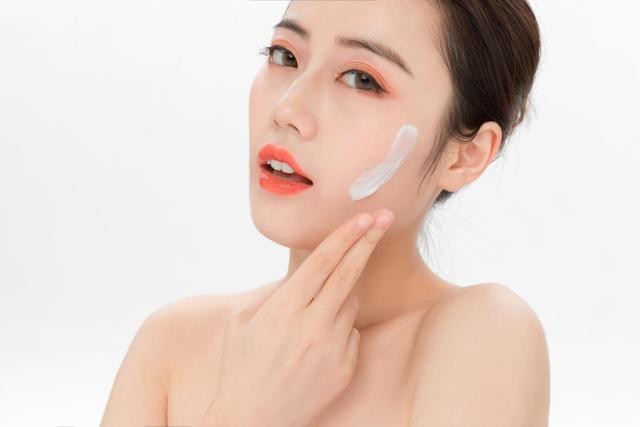 搓澡皮肤毛周角化