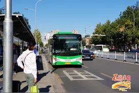石家庄槐安路与胜利大街铁路桥涵洞路口断交施工！8条公交线路临调图片
