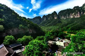 河南太行山上的郭亮村，因为一条路被世人知道，如今是4A景区！图片