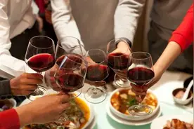 请人吃饭要忌讳这3点，否则钱花了，别人还不领情图片