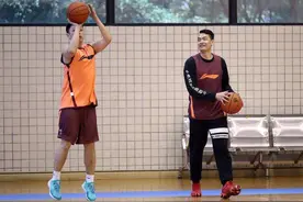 “收租佬”回归宏远！曾是中国男篮顶尖后卫，他能帮助到杜锋吗？图片