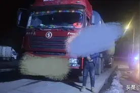 北辰交警雷霆出击 连查两辆“百吨王”图片