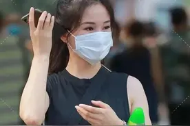 鲜艳的“芭比裤子”年轻女孩都喜爱，身材不好也能穿出美丽曲线图片